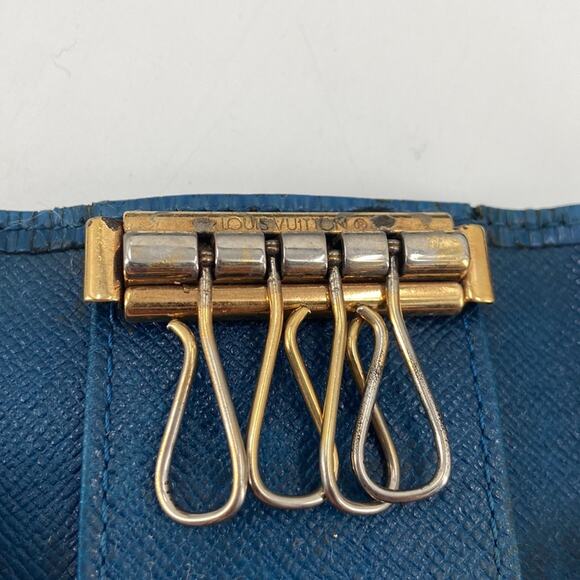 Authentic blue Louis Vuitton keyholder - Picture 7 of 9
